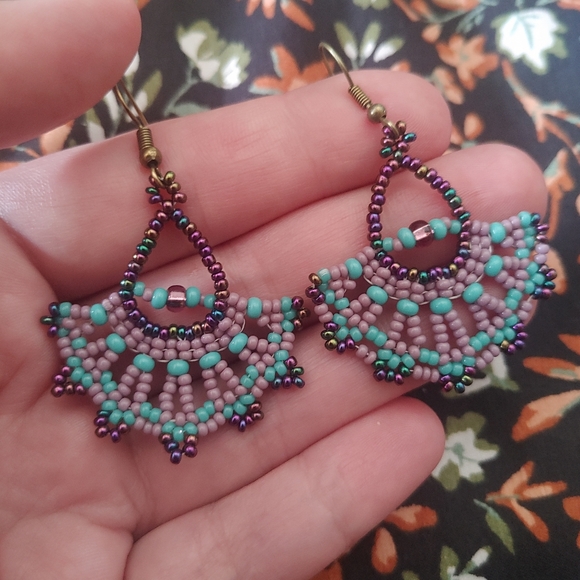 Chandelier earrings - Picture 2 of 3